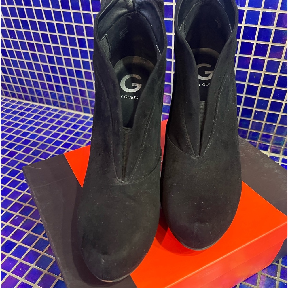 G by Guess ‘Tarah Shooties size 10